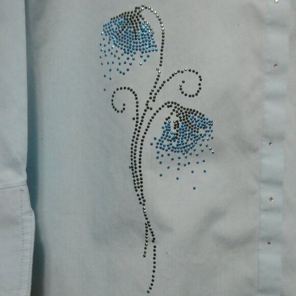 ISAAC'S DESIGNS CASUALS | large | Light Blue Button-Up Front Floral Blouse - Picture 8 of 14